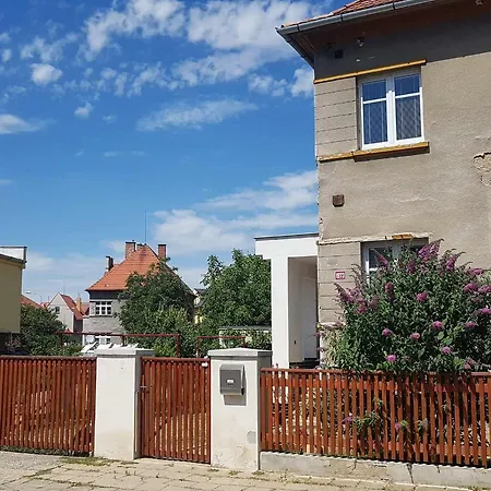 Penzion Flora Zatec  Exterior photo
