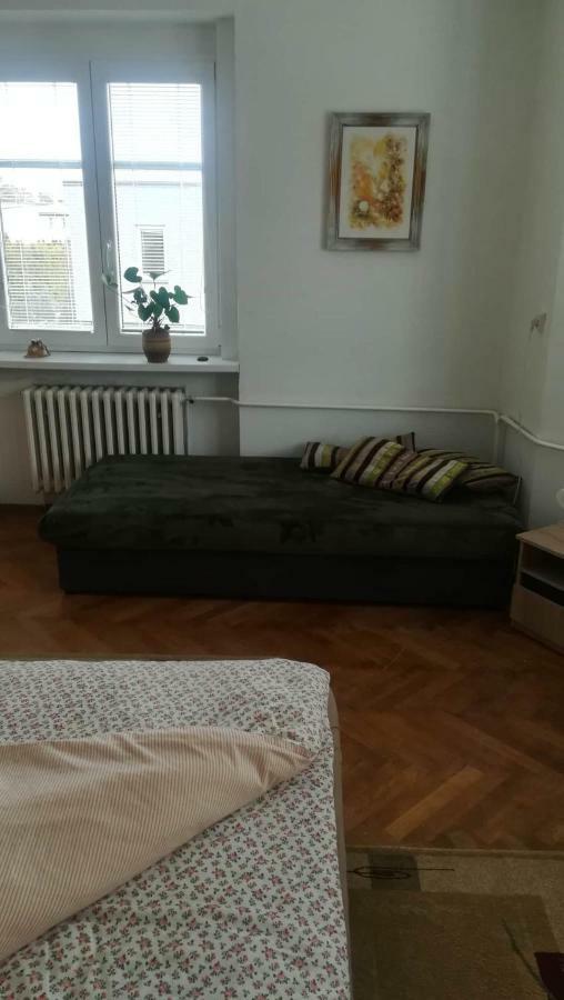 Flora Apartment